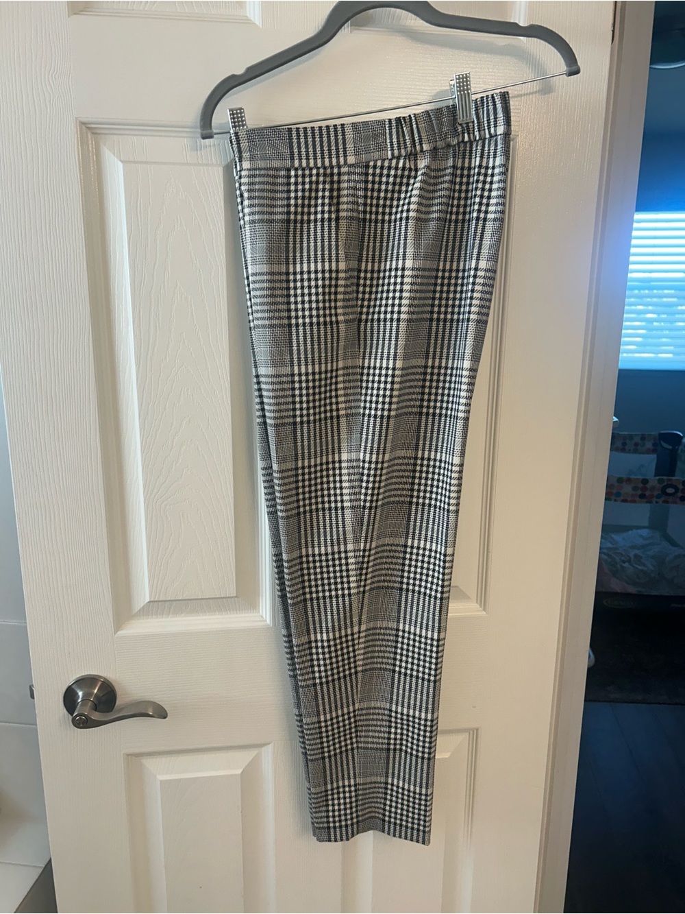 Aritzia Babaton Conan Plaid Black and White Cropped Trousers 8
